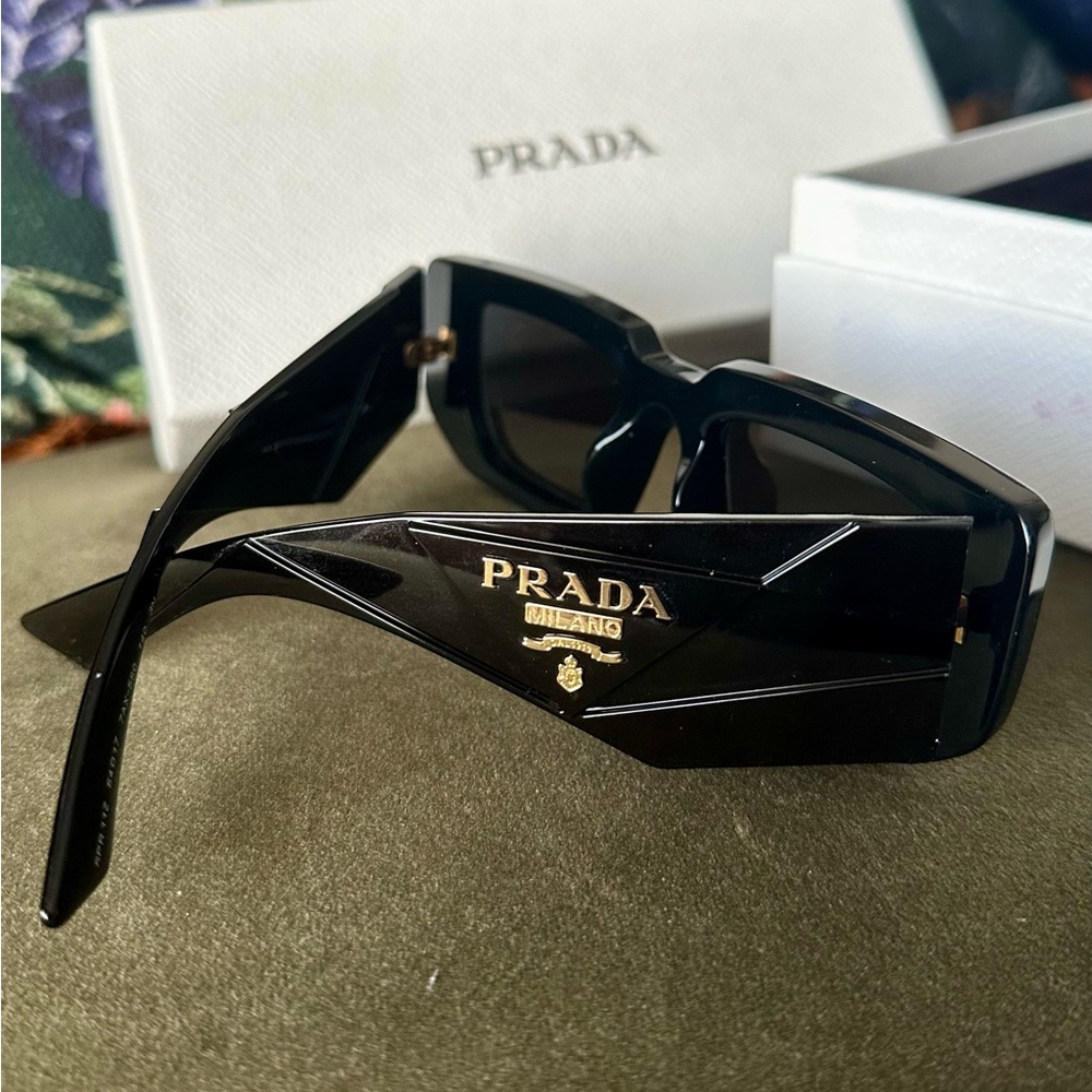 Exclusive to Prada Sunglasses - SPR11Z